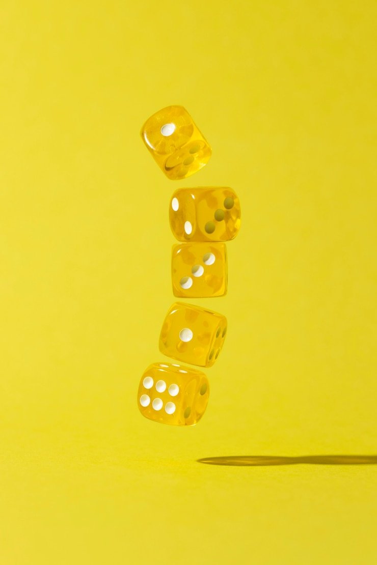 Pengguna Indonesia mengakses platform togel online amintoto melalui smartphone dengan tampilan yang responsif